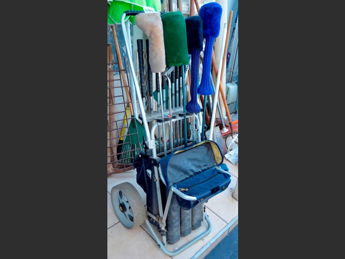 GEMINI EXECUGLIDE GOLF TROLLEY WITH CLUBS