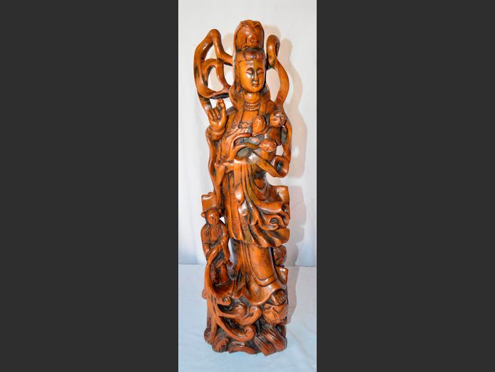 ANTIQUE HEAVILY CARVED FIGURINE OF A CHINESE LADY, 77cm High