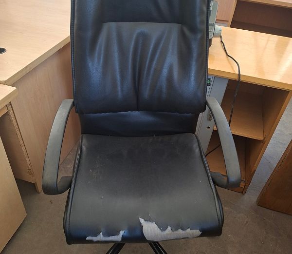 High back tilt and swivel chair