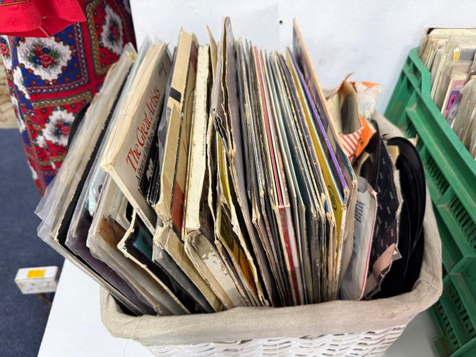 Lot of Vintage Vinyl Records (2) (Basket) 