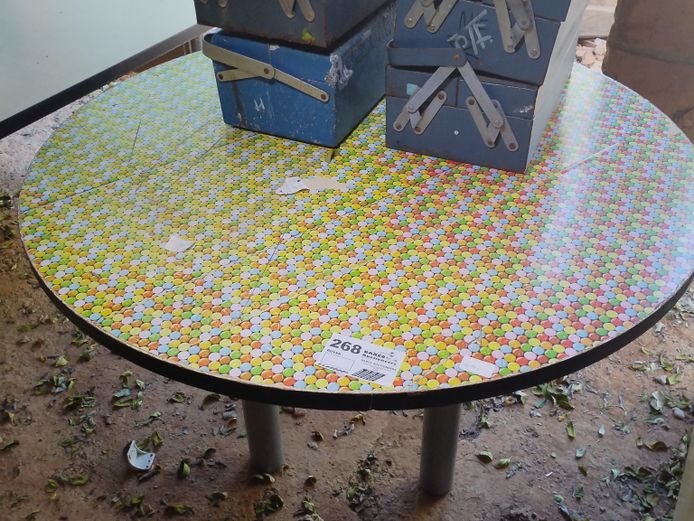 ROUND TABLE