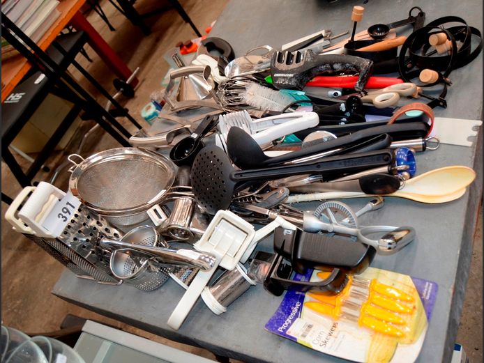 MANUAL HAND MIXER, CAN OPENERS, GRATERS, WHISKS, etc