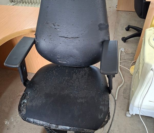 Adjustable office chair