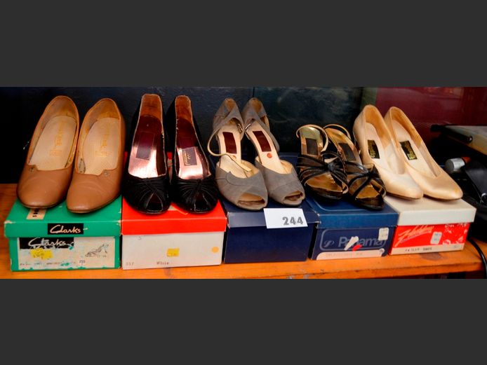 ASSORTED LADIES SHOES