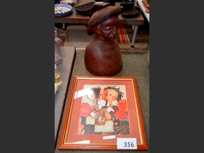 CARVED AFRICAN FIGURINE, 34cm high, & A FRAMED PRINT "MUSICIANS'< 26 x 20cm