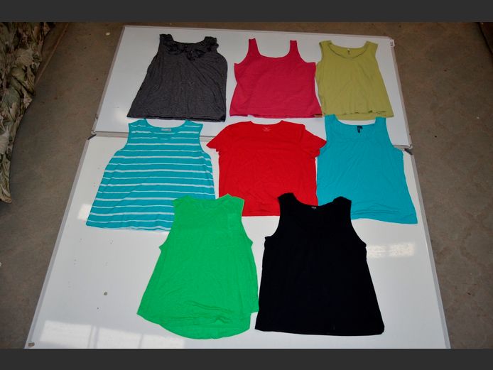LOT OF 8 LADIES SHIRTS: RELATIVITY, CROFT & BARROW JONES NEW YORK, etc [Sizes L & XL]