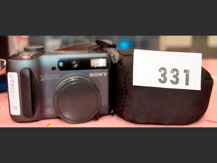 SONY CYBERSHOT 4.1MP DIGITAL CAMERA [Untested]