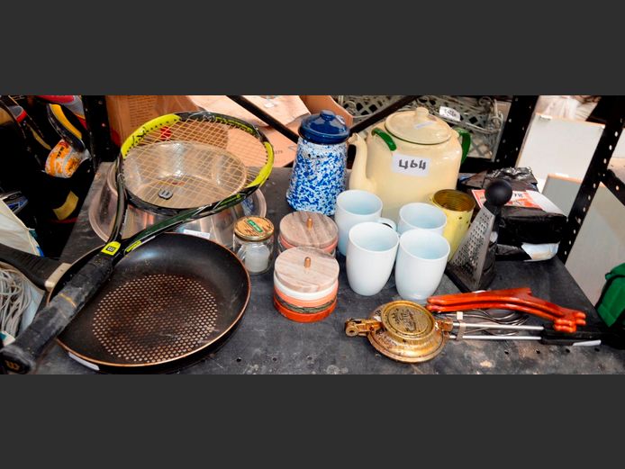 LARGE ENAMEL KETTLE, JAFFLE IRON, FRYING PAN, etc [26,40]