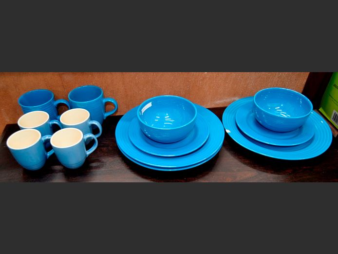 BLUE CERAMIC MUGS, BOWLS, PLATES, etc [16-Pieces] [1 Plate chipped]