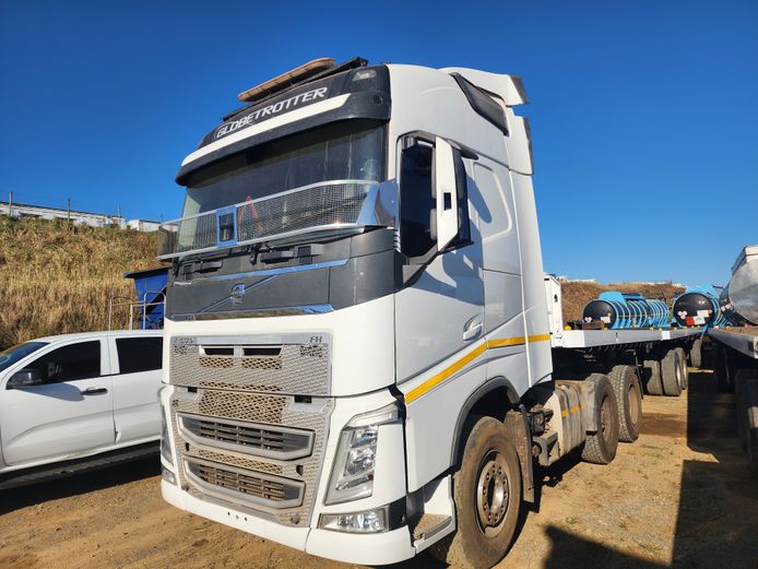 2020 VOLVO FH520 HP 6 X 4 TRUCK TRACTOR