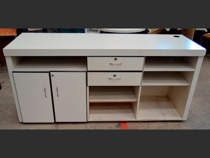 WHITE 2-DOOR, 2-DRAWER CABINET, 180 x 60 x 82cm [#: 377283699]