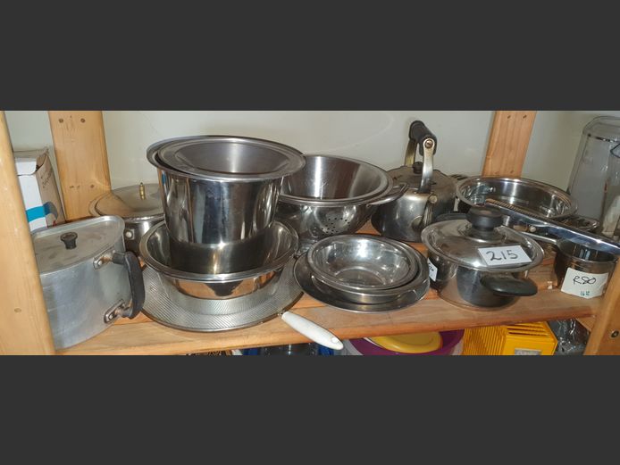 LOT: STAINLESS STEEL POTS, TEAPOT, COLLANDER, etc
