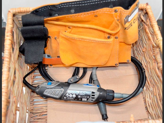 DREMEL PRECISION DRILL [Switches on, untested further] & A TORKCRAFT TOOL BELT [17,21]