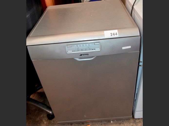 SMEG METALLIC FINISH DISHWASHER [Switches on, untested further]