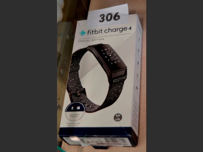 FITBIT CHARGE 4 [Untested]
