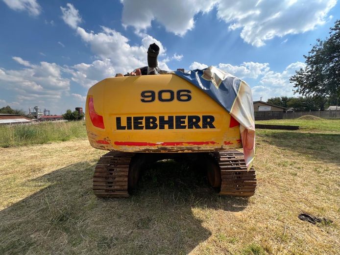 Liebherr R906 s 2008 model