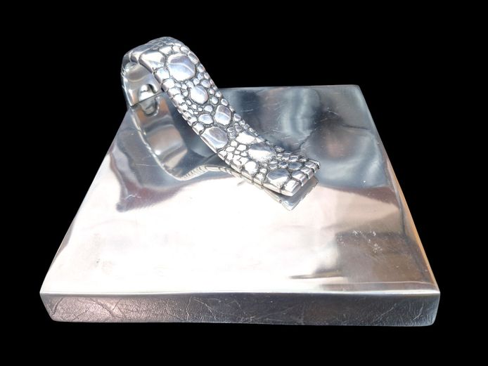 Carrol Boyes Napkin Holder with Pebble Design