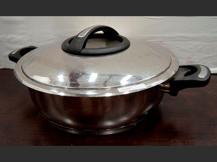 CASABLANCA ELITE WATERLESS COOKWARE POT WITH LID, 34cm Diameter x 10cm High