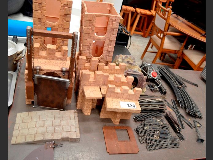 TOY TRAIN TRACKS & CASTLE