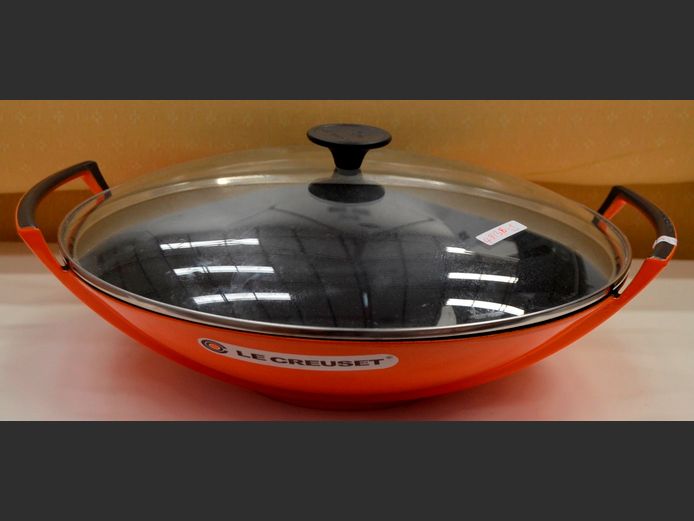 LE CREUSET CAST IRON WOK WITH GLASS LID, 36cm Diameter