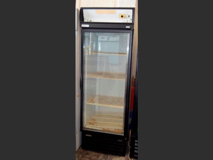 STAYCOLD SINGLE DOOR GLASS FRONT COOLDRINK FRIDGE, 69 x 63 x 201cm [Getting cold]