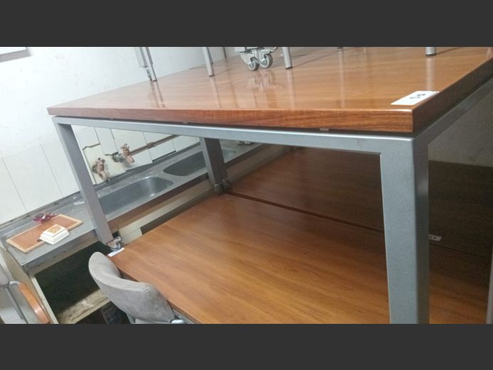 6 seater table with metal legs