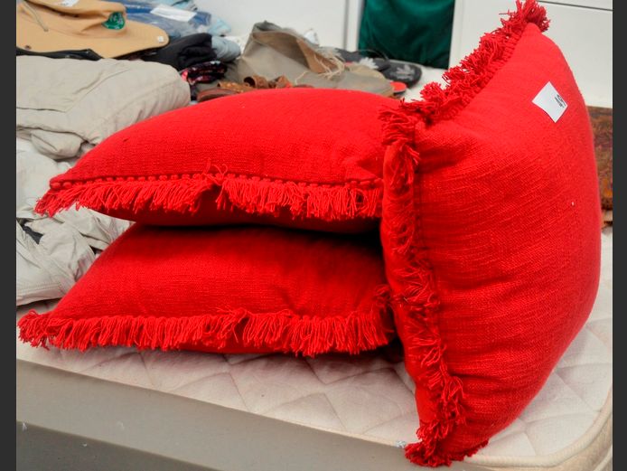 SET OF 3 RED SCATTER CUSHIONS, 50 x 50cm