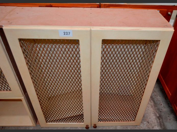 WHITE & CHICKEN MESH 2-DOOR WALL MOUNT CABINET, 95 x 33 x 95cm