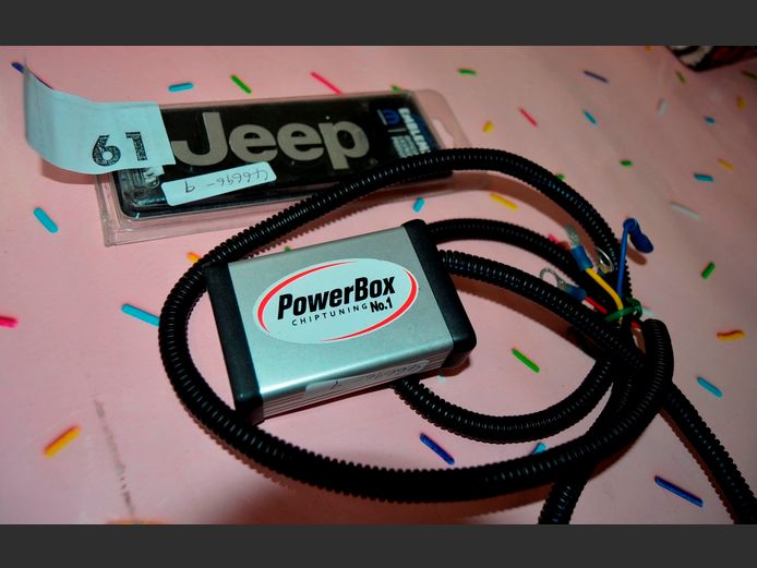 OPEL PETROL POWER BOX & JEEP EMBLEM [Untested]
