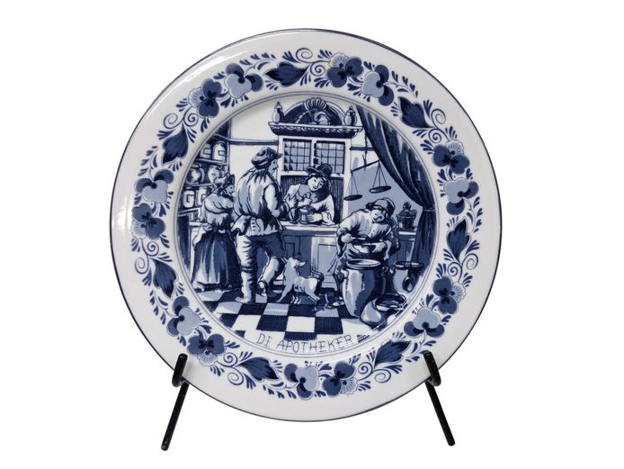 Delft Blue "De Apotheker" (The Apothecary) Decorative Wall Plate