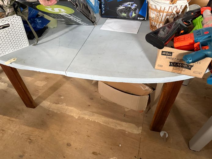 Extendable Oval Table 