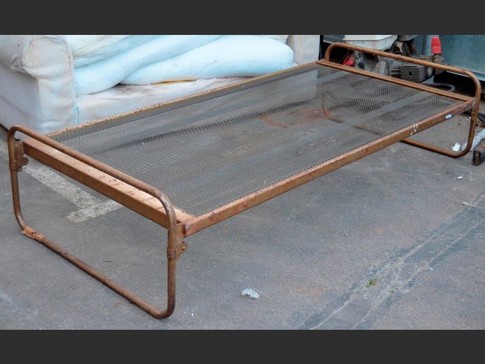 METAL SINGLE DIVAN [No mattress]