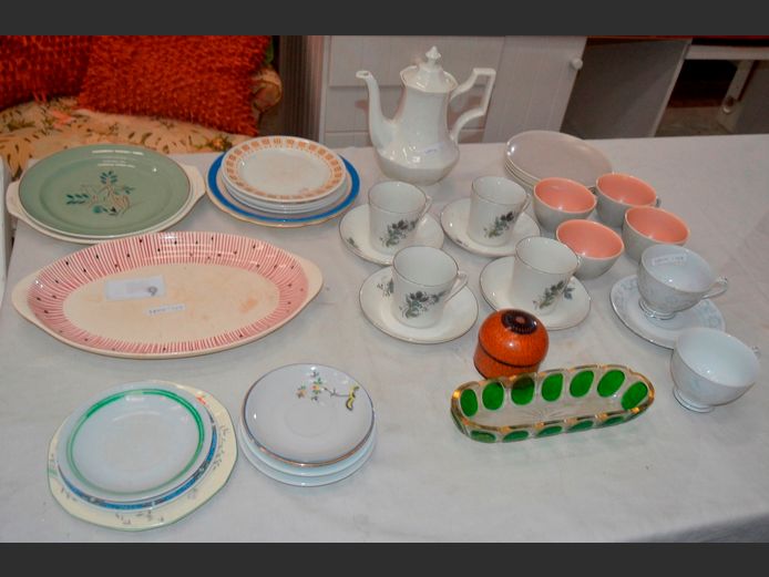 PLATES, SIDE PLATES, TEA CUPS & SAUCERS, TEAPOT, etc
