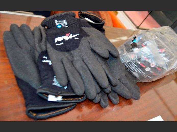 LOT: 7 x PAIRS NINJA SAFETY GLOVES