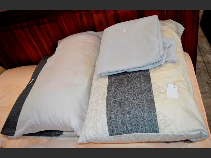GREY & BEIGE DUVET COVER WITH INNER, MATCHING PILLOWCASES, etc