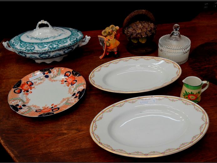 J&G MEAKIN LIDDED SERVING DISH, PAIR BOHEMIA OVAL SMALL PLATTERS, etc