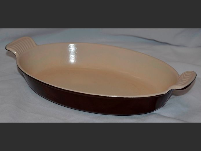 LE CREUSET CAST IRON OVEN DISH, 22 x 18cm