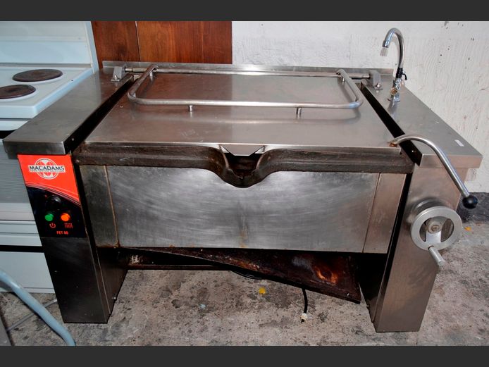 MACADAMS FET 80 3-PHASE STAINLESS STEEL TILTING PAN, 136 x 98 x 99cm [Untested]