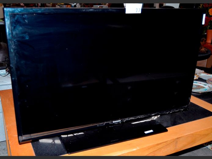 SAMSUNG 39" TV [Dead] [#: 414851600] ### LICENCE PLEASE ###