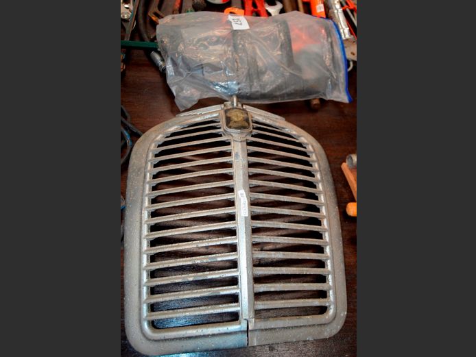 ASTON MARTIN ALUMINIUM GRILLE