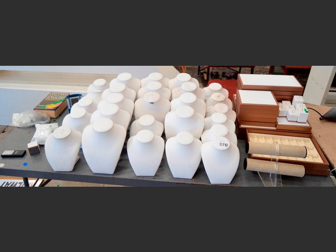 LOT: JEWELLERY DISPLAY BOXES, etc