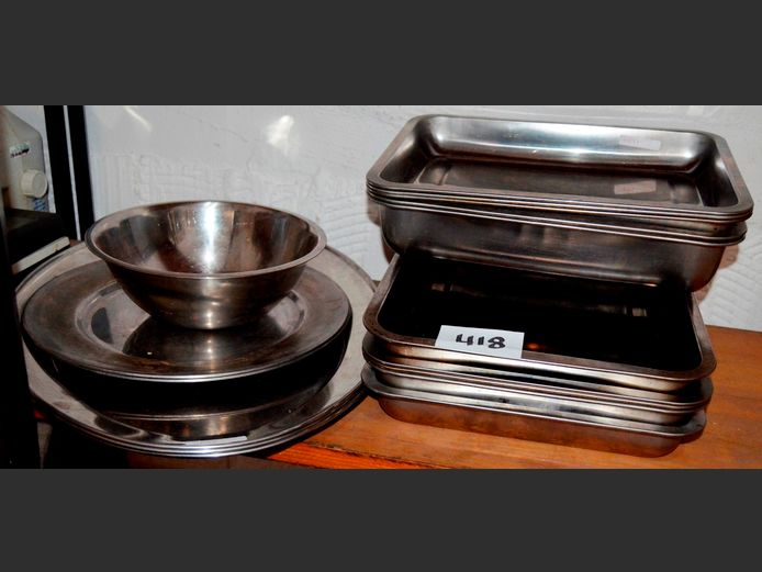 STAINLESS STEEL OVEN TRAYS, MIXING BOWL & STAINLESS STEEL TRAYS