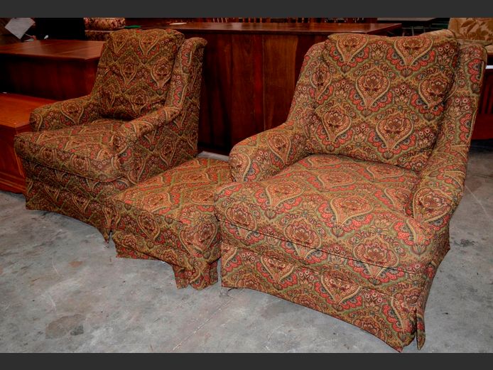 PAIR SHERRILL FULLY UPHOLSTERED ARMCHAIRS WITH 1 MATCHING OTTOMAN
