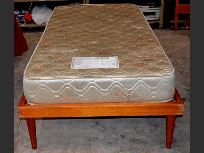 TEAK SINGLE DIVAN WITH CLOUD NINE MATTRESS
