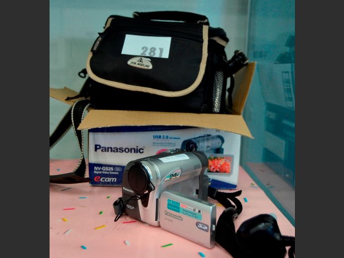 PANASONIC HANDY CAM WITH BAG [Untested]