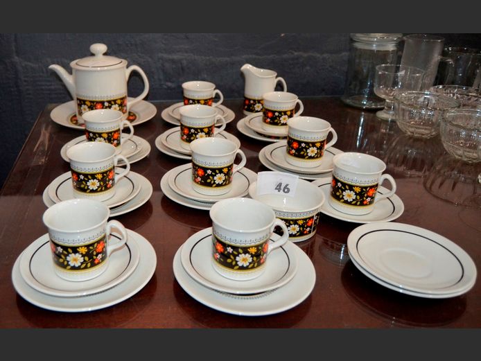 RIDGWAY IRONSTONE BLACK & WHITE FLORAL PATTERNED 36-PIECE PART DINNER SERVICE