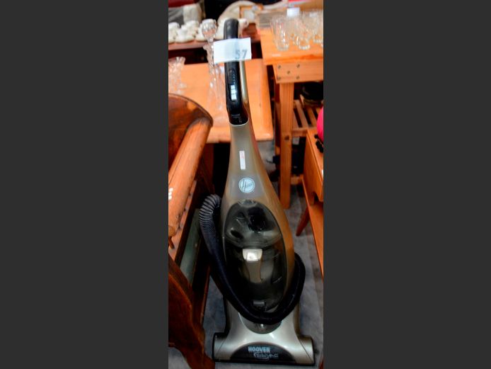 HOOVER VACUUM CLEANER [Switches on, untested further]