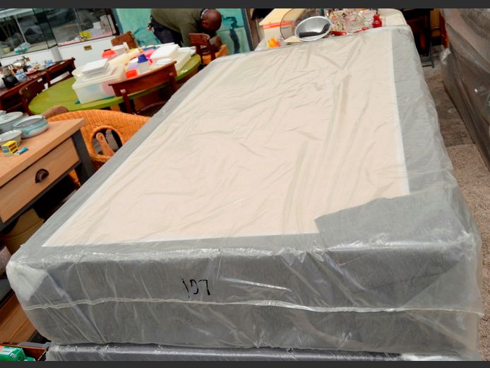 DOUBLE BED BASE ONLY [No mattress]