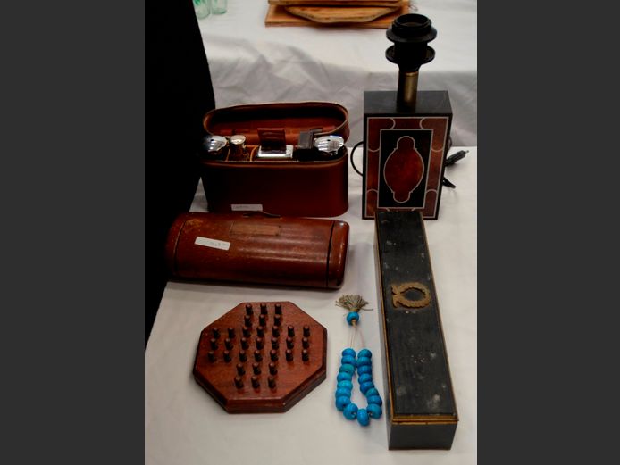 VINTAGE GENTLEMAN'S TRAVEL GROOMING KIT WITH LEATHER CASE, LAMP, etc