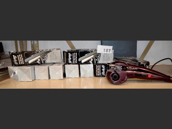 LOT: BABYLISS HAIR CURLER & 12 x GRIPEZE HAIR IRON SILICONE MATS [Switch on]